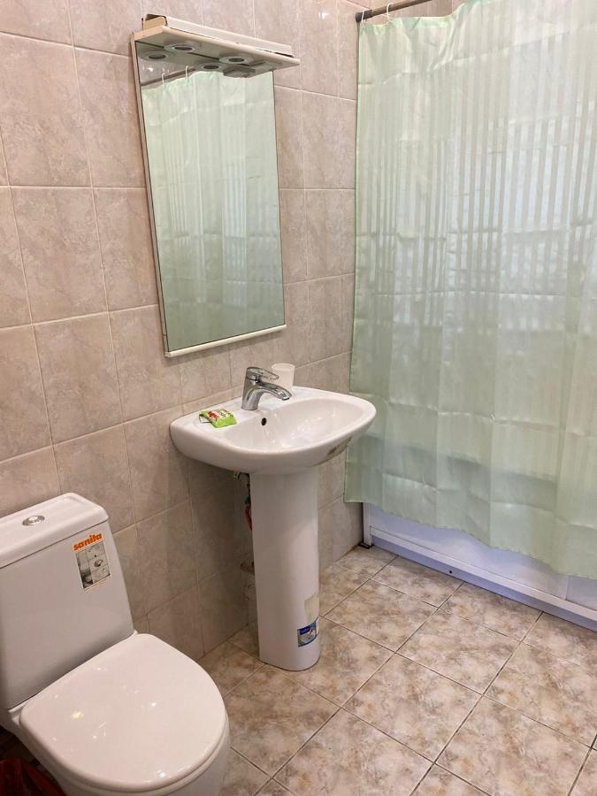 Victoria Hotel Aktau  Bagian luar foto