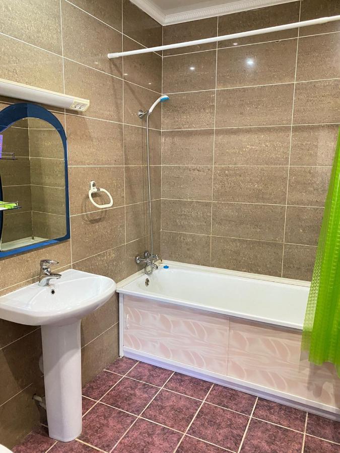 Victoria Hotel Aktau  Bagian luar foto