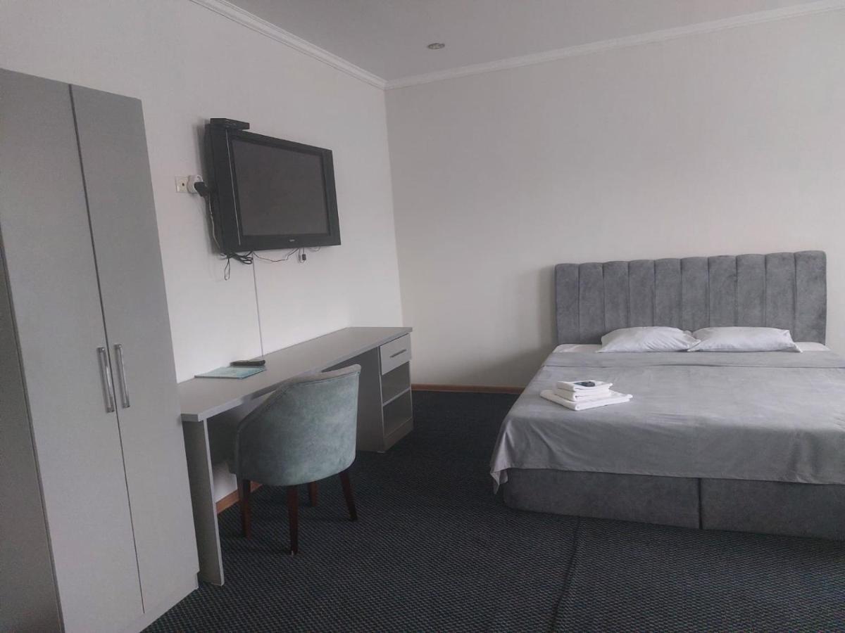 Victoria Hotel Aktau  Bagian luar foto