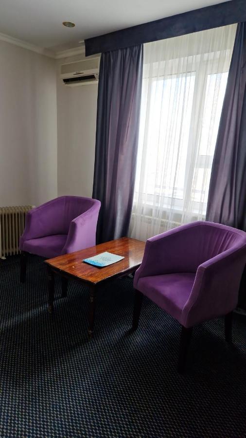 Victoria Hotel Aktau  Bagian luar foto